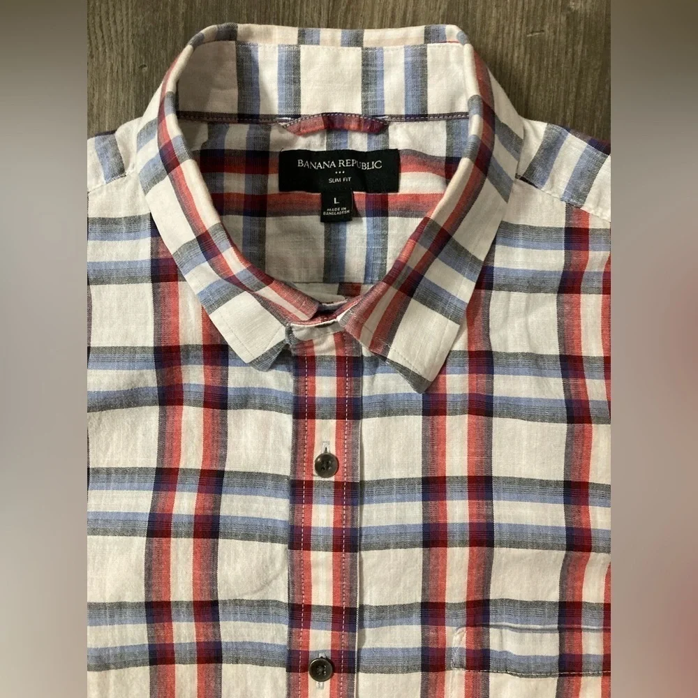 Banana Republic Slim Fit Short‎ Sleeve Large Button Down Shirt